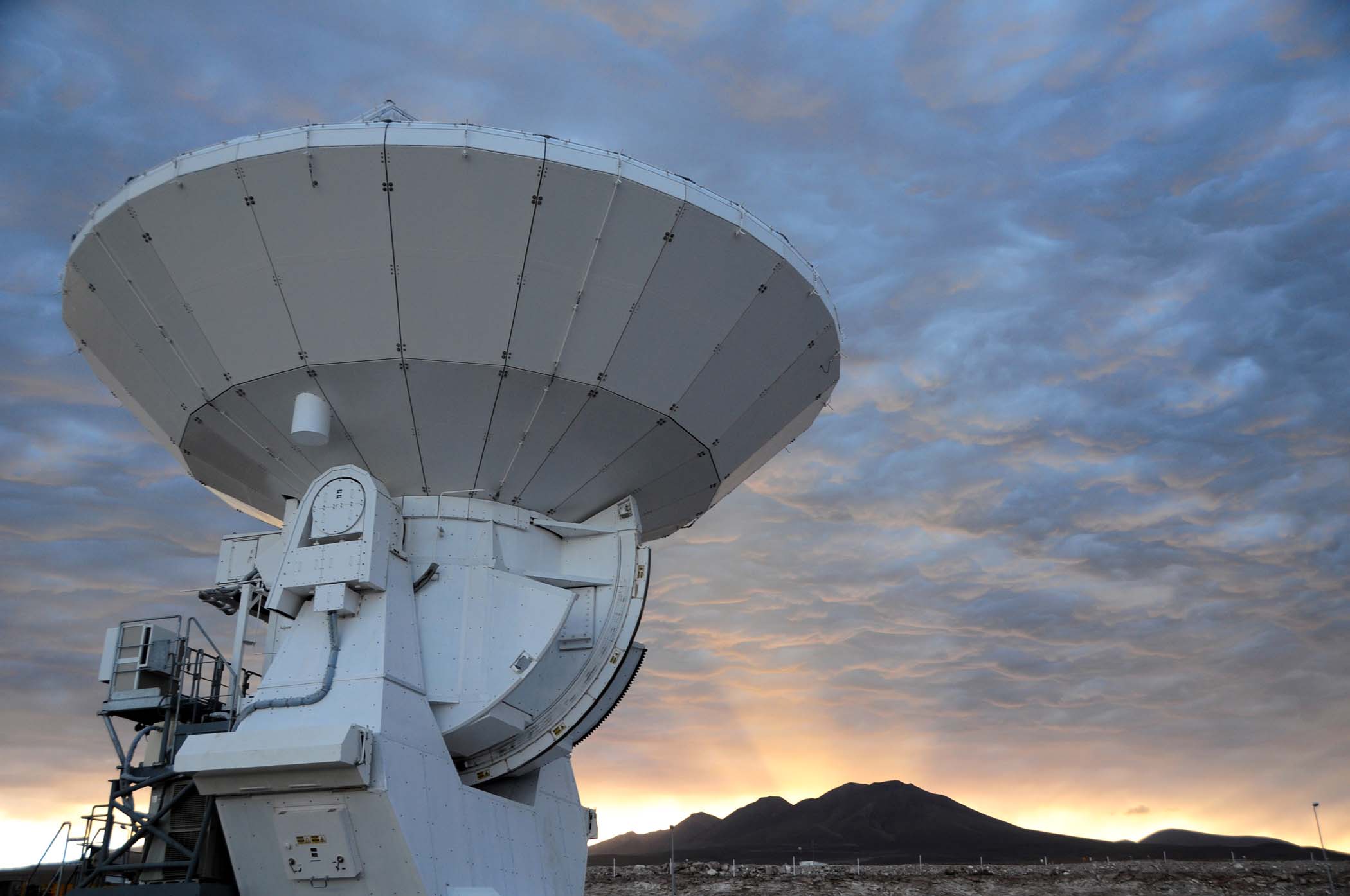 1st ALMA antenna taken to Chajnantor plateau. © ALMA (ESO/NAOJ/NRAO)